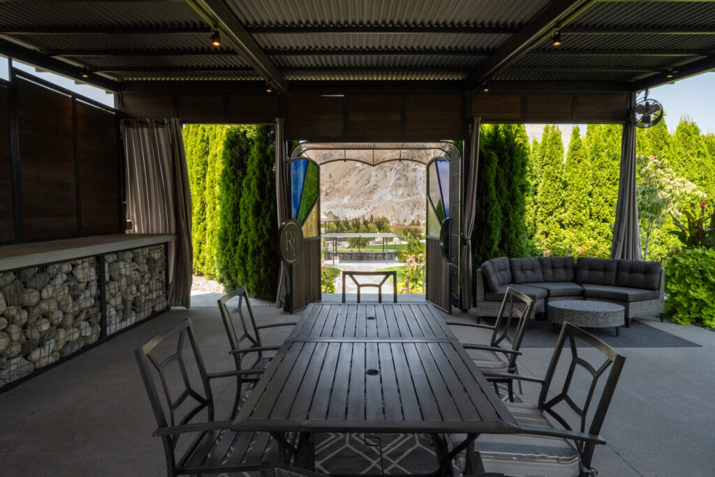 outdoor covered patio